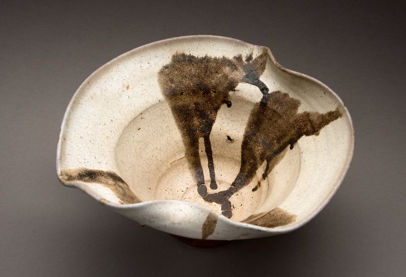 An Edo Period Takatori Kataguchi Bowl with Warabaiyū Glaze