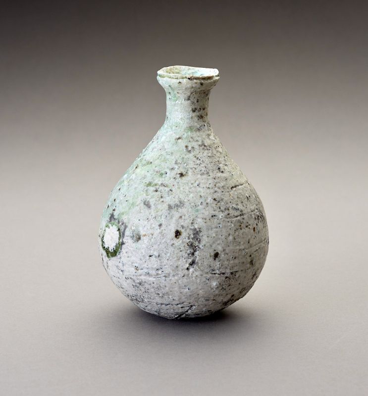 A Tokkuri with Enso by Tsujimura Yui