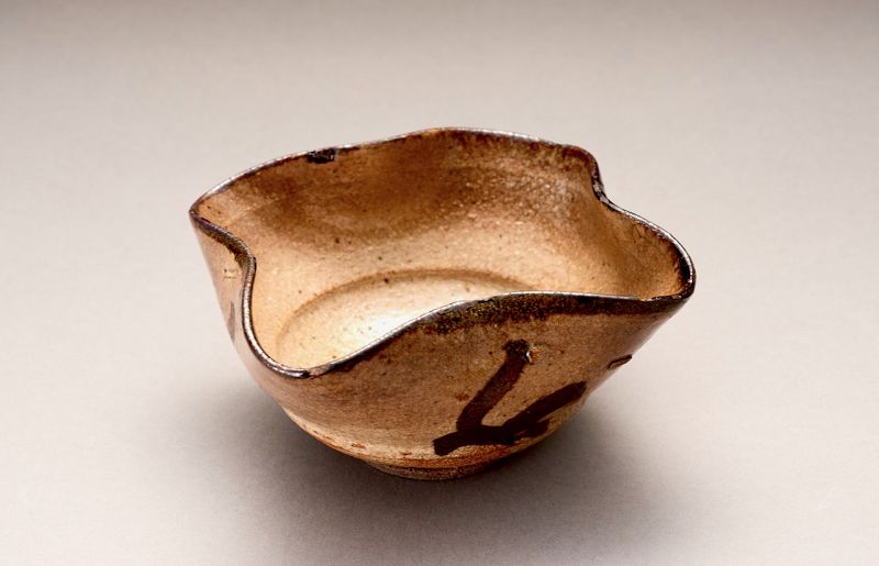 A 17th Century e-Karatsu “Mukozuke” Serving Dish