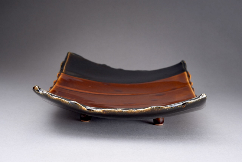 A Large Serving Tray by Ōhi Chōzaemon 11 (Toshio)