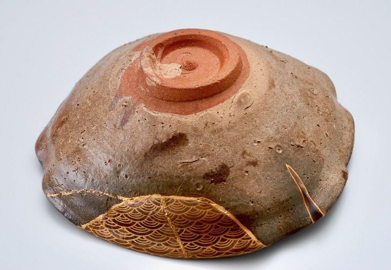 An Antique Karatsu Bowl with Exceptional Makie Kintsugi Repairs