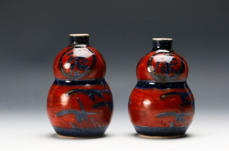Painted Tokkuri and Cups by Living National Treasure Kondō Yuzō