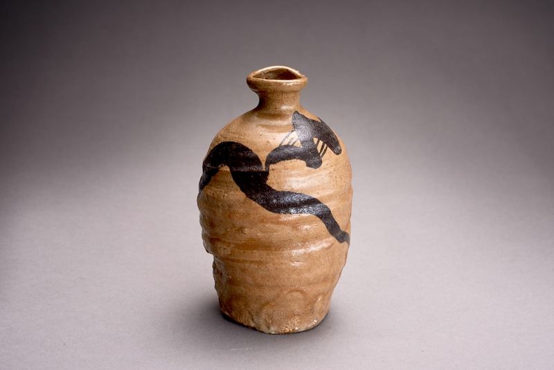 Stylized Sake Flask by Renown Potter Suzuki Goro (b. 1941)