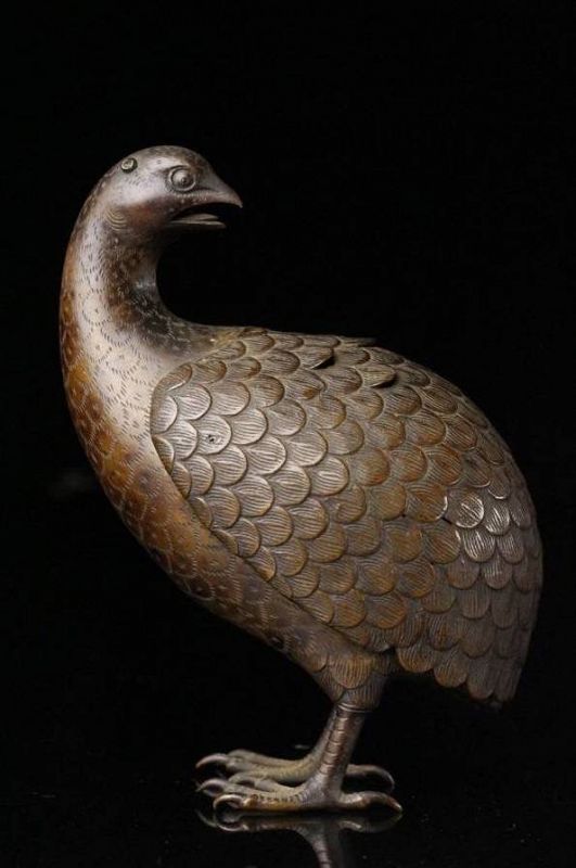 A Finely Crafted Bronze Quail Incense Burner from Edo (Temple Relic)