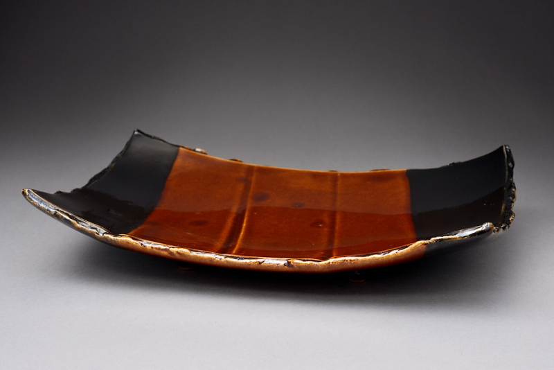 A Large Serving Tray by Ōhi Chōzaemon 11 (Toshio)