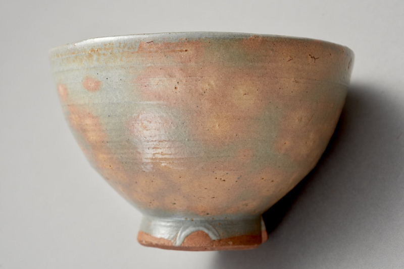 A 17th–18th Century Korean Tea Bowl with Gohon Firing and Notched Foot