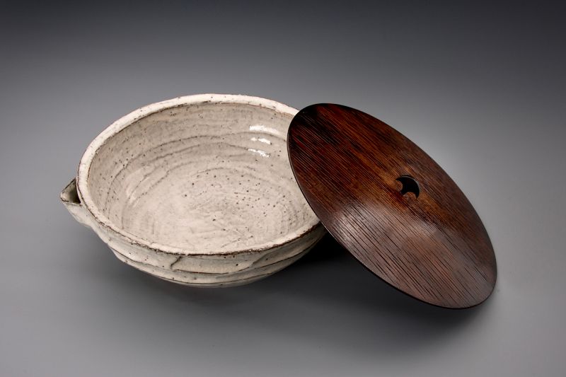 A unique Hagi mizusashi by Zenzo Hatano