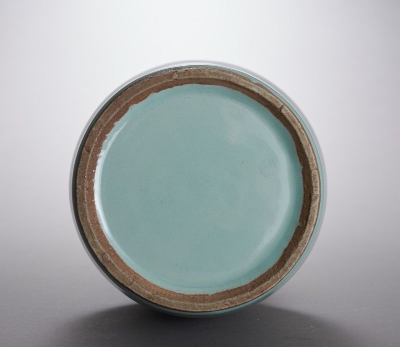 A Large Celadon Phoenix vase by First Generation Suwa Sozan (1851-1922