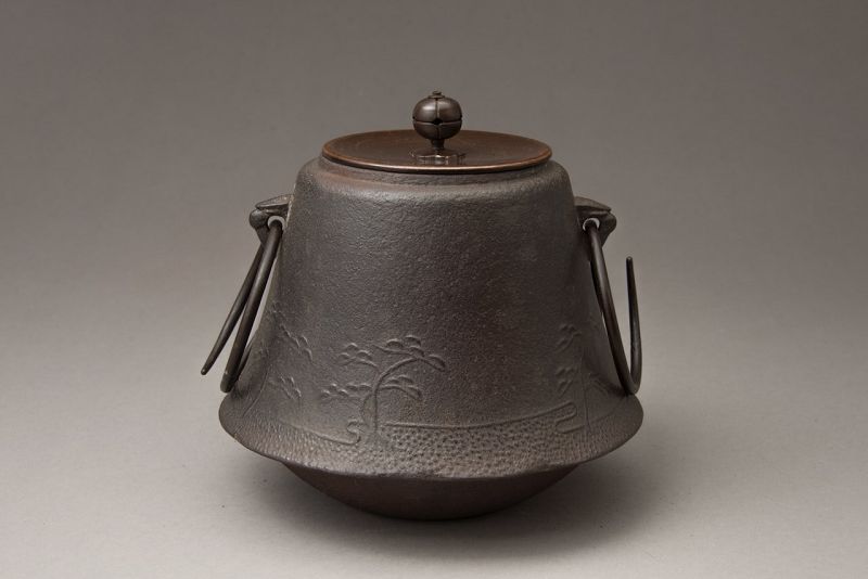 An Iron Chagama Crafted by Living National Treasure Takahashi Keiten