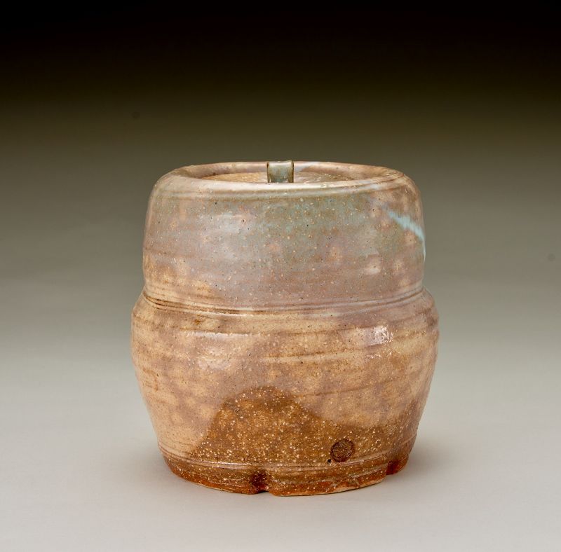 A Hagi Mizusashi by Tahara Tobei XII (Urasenke Tea Master Item)