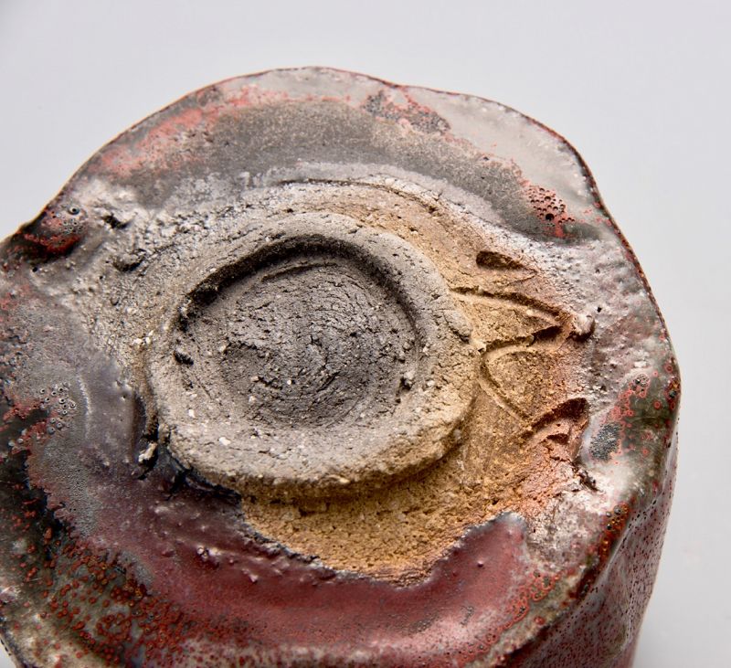 An Excellent Mino Tea Bowl with Cinnabar Glaze