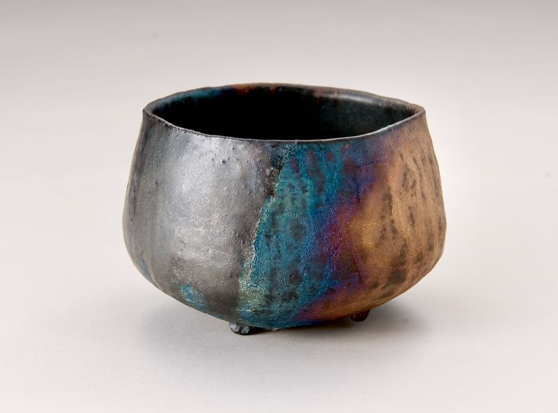 A Unique “Kuro-sabi” Tea Bowl by Suzuki Taku