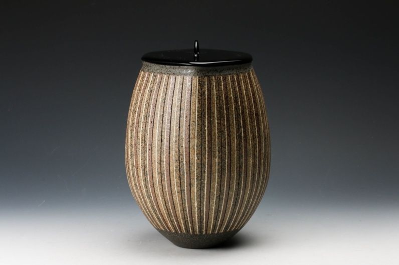 An Inlaid Clay Vase / Mizusashi by Nishida Shinya