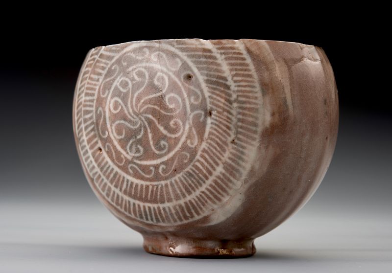 An Excavated Mishima Tea Bowl [Tokugawa Clan]