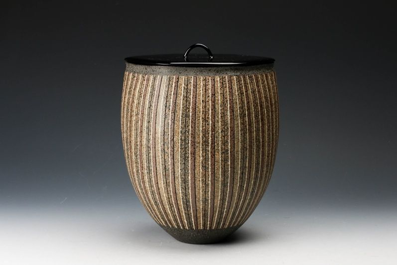 An Inlaid Clay Vase / Mizusashi by Nishida Shinya