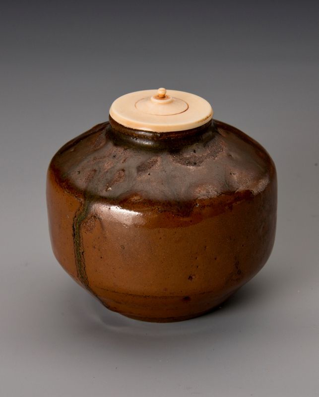 An antique cha-ire with unique glazing