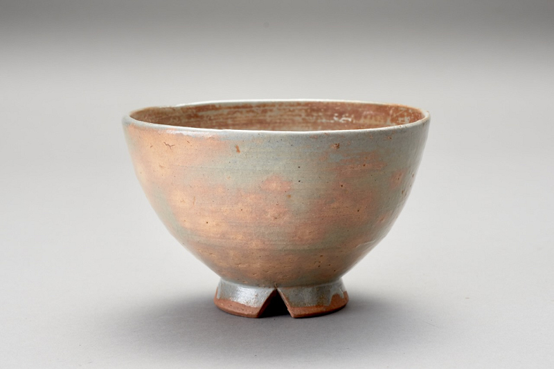 A 17th–18th Century Korean Tea Bowl with Gohon Firing and Notched Foot