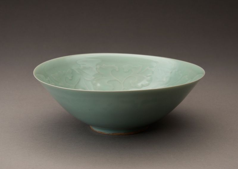 A Porcelain Bowl by Imperial Court Artist Suwa Sozan (1851-1922)