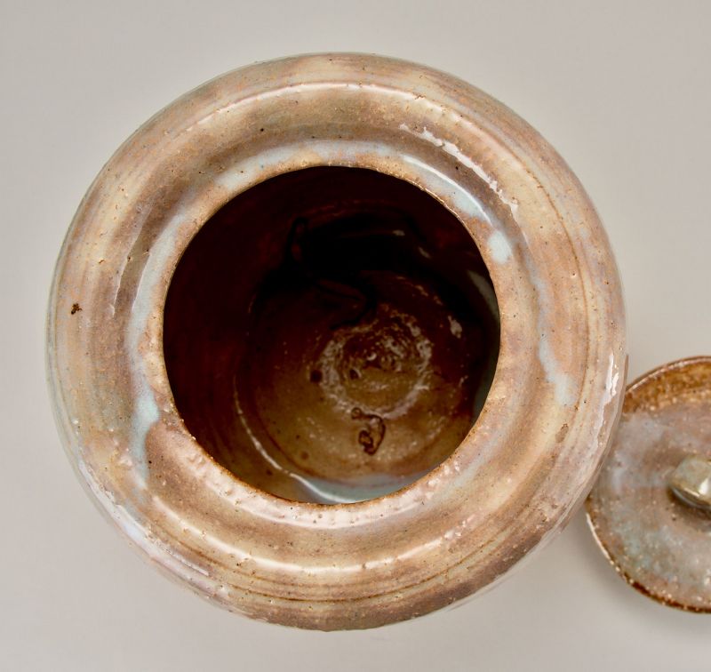A Hagi Mizusashi by Tahara Tobei XII (Urasenke Tea Master Item)