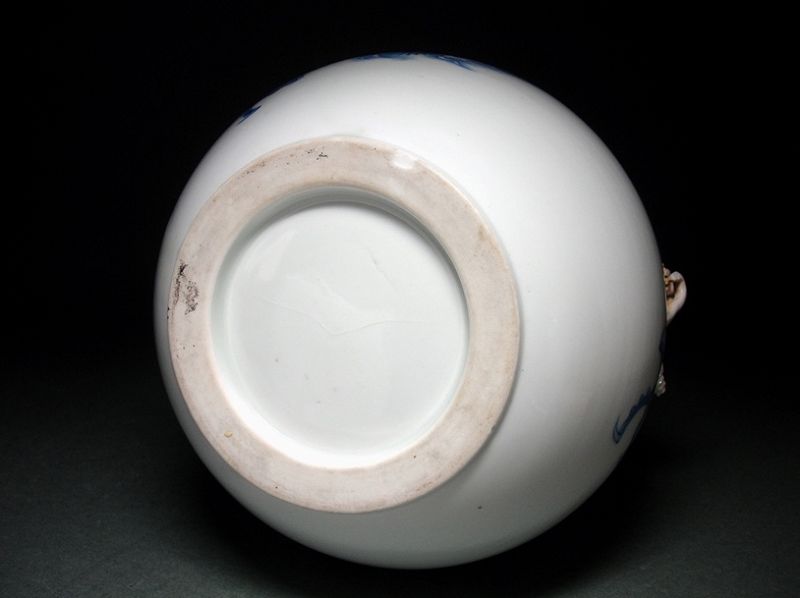 An Extraordinary Edo Period Hirado Cloud Dragon Vase