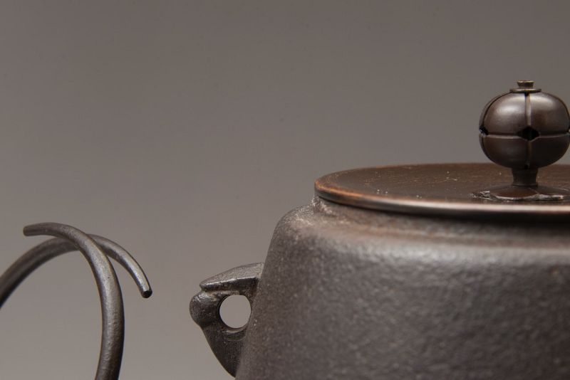 An Iron Chagama Crafted by Living National Treasure Takahashi Keiten