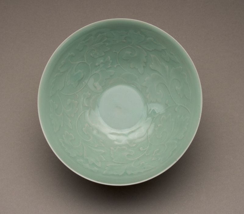 A Porcelain Bowl by Imperial Court Artist Suwa Sozan (1851-1922)