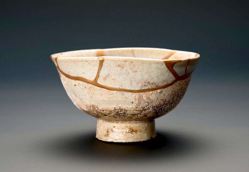 A Beautifully Repaired Edo Period Karatsu Kintsugi Chawan