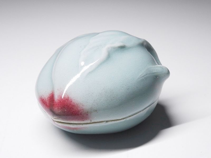 A Celadon Peach Kogo by Imperial Court Artist Suwa Sozan