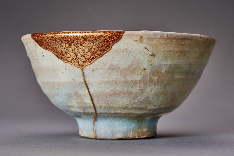 An Asahi-yaki Tea Bowl with Extraordinary Maki-e Gold Repairs