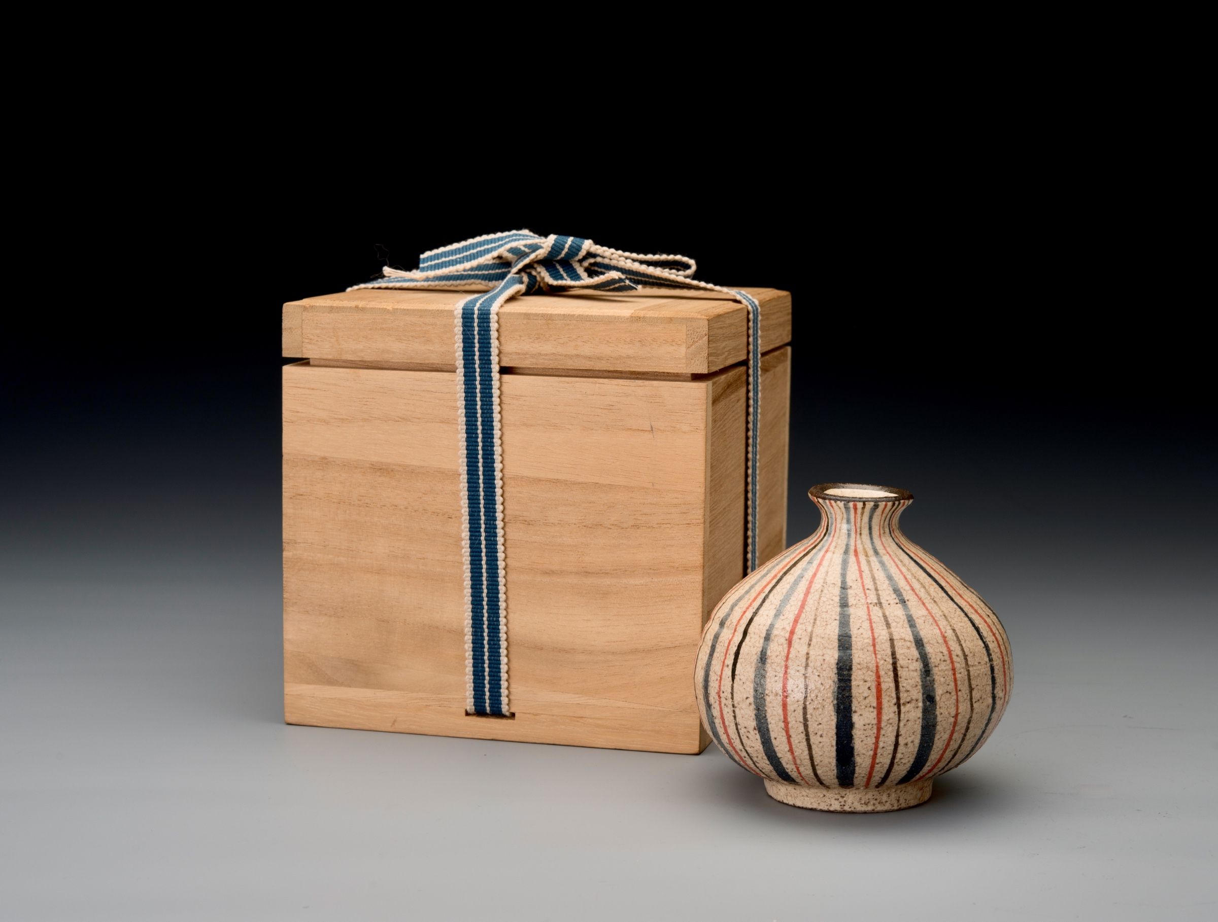 An Antique Mugiwara Decorative Flower Vase