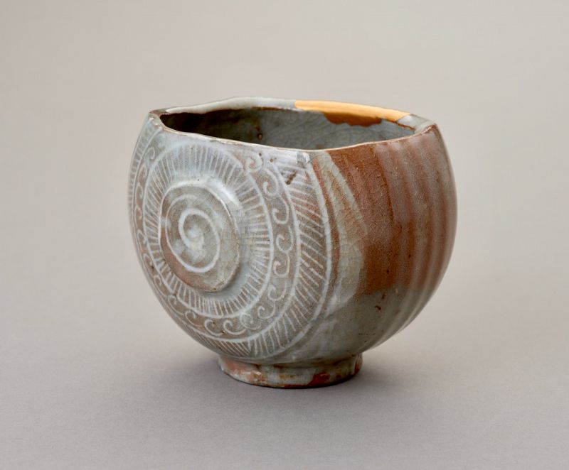 An Excavated Mishima Tea Bowl with Maki-e Gold Repair [Tokugawa Clan]