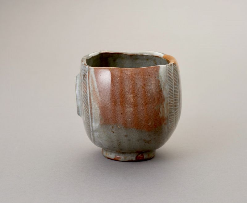 An Excavated Mishima Tea Bowl with Maki-e Gold Repair [Tokugawa Clan]