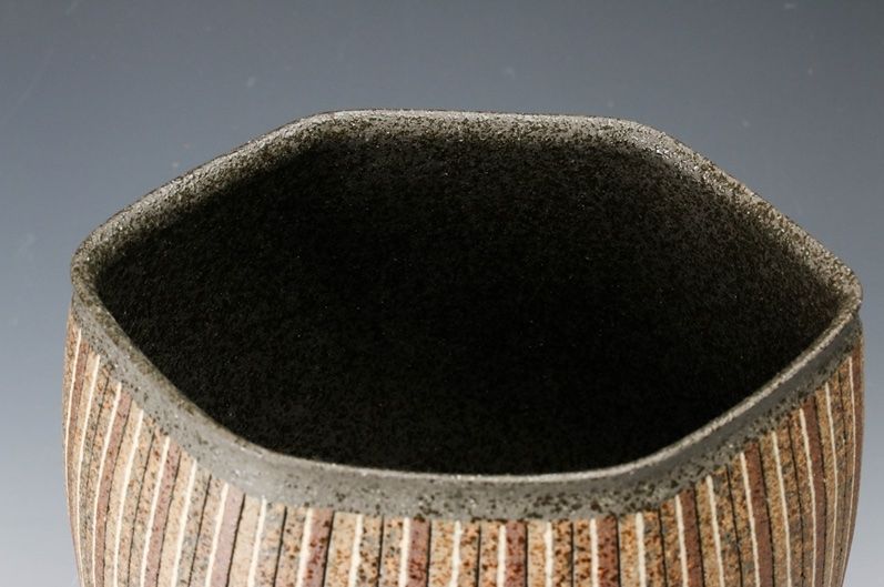 An Inlaid Clay Vase / Mizusashi by Nishida Shinya