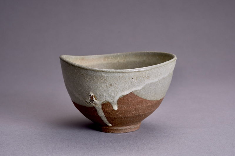 An Antique Karatsu Amigasa Tea Bowl with Shifuku