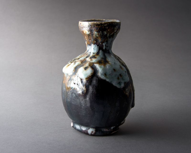 An Oni Shino ko-Tsubo by Tsukigata Nahiko