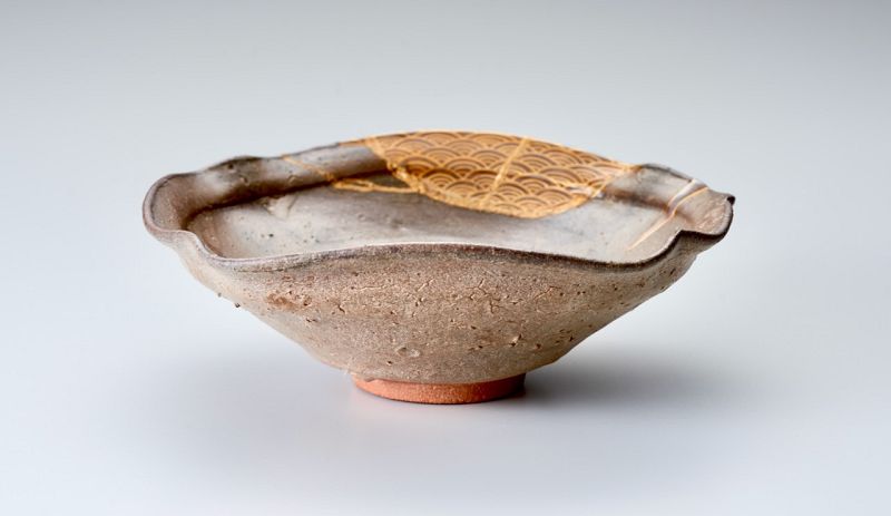An Antique Karatsu Bowl with Exceptional Makie Kintsugi Repairs