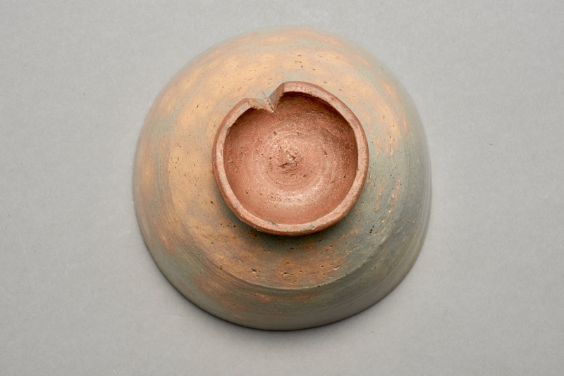 A 17th–18th Century Korean Tea Bowl with Gohon Firing and Notched Foot