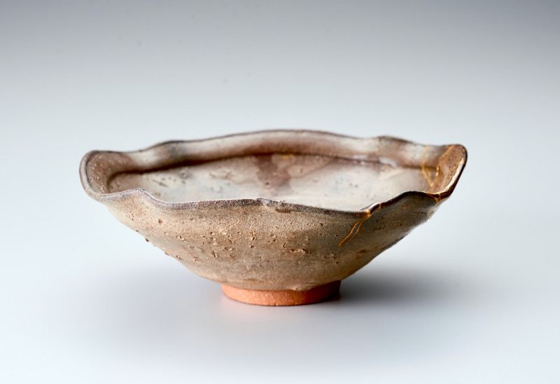 An Antique Karatsu Bowl with Exceptional Makie Kintsugi Repairs