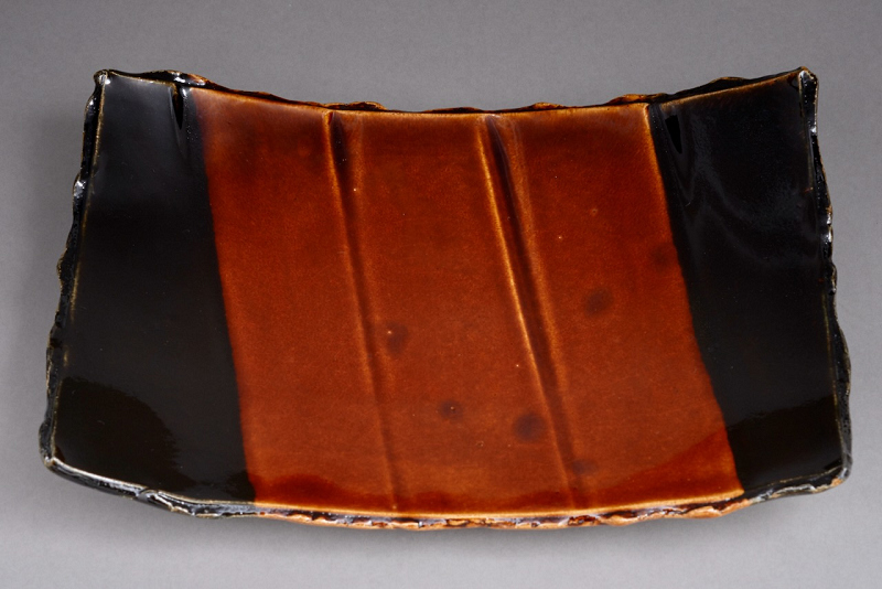 A Large Serving Tray by Ōhi Chōzaemon 11 (Toshio)