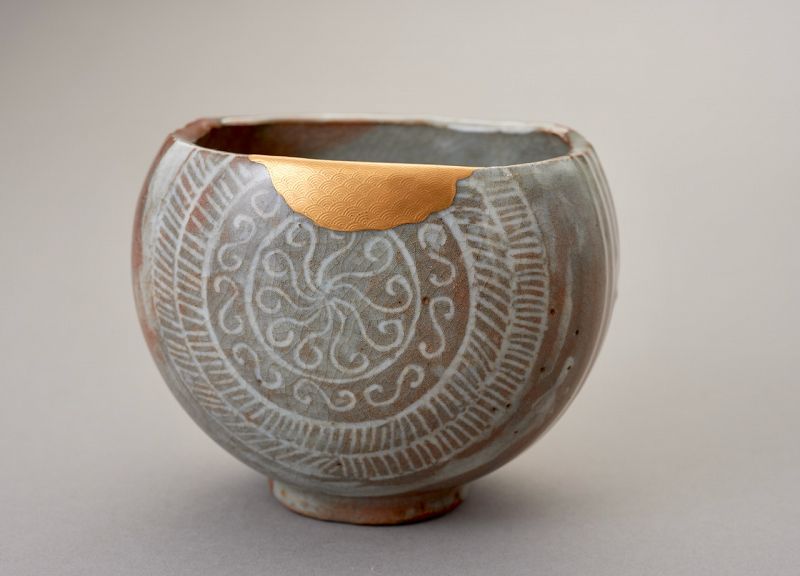 An Excavated Mishima Tea Bowl with Maki-e Gold Repair [Tokugawa Clan]