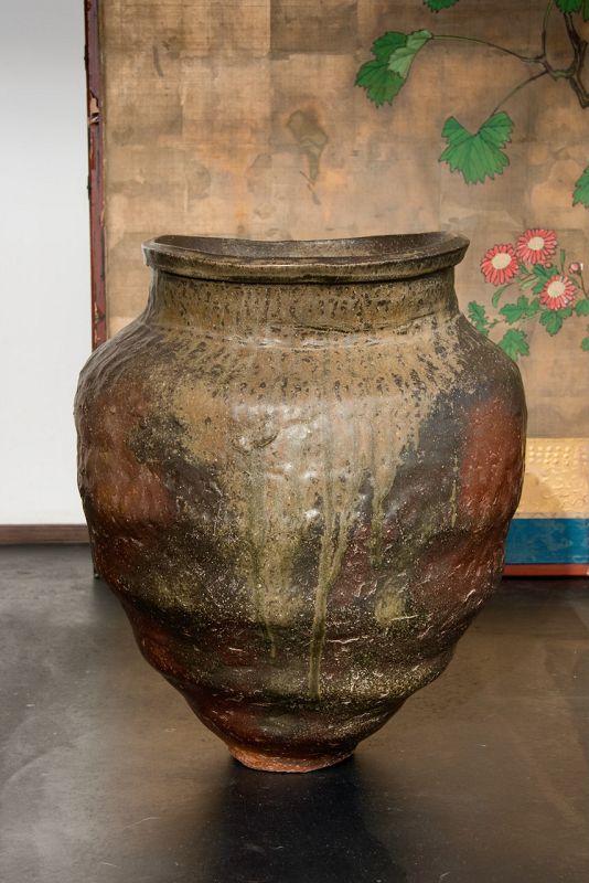 A Muromachi Period Ash Glazed Large Bizen Pot - Certified