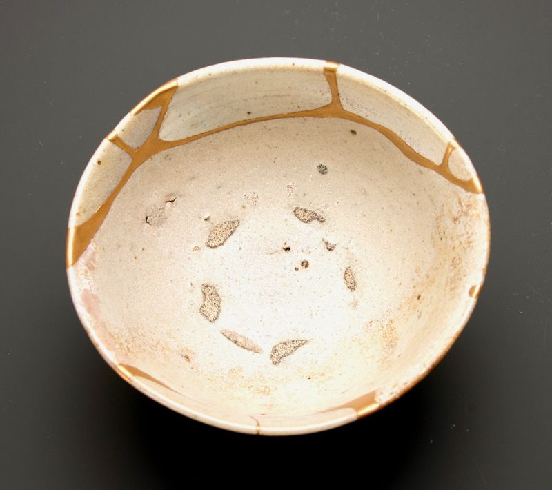A Beautifully Repaired Edo Period Karatsu Kintsugi Chawan