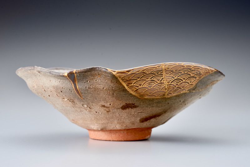 An Antique Karatsu Bowl with Exceptional Makie Kintsugi Repairs