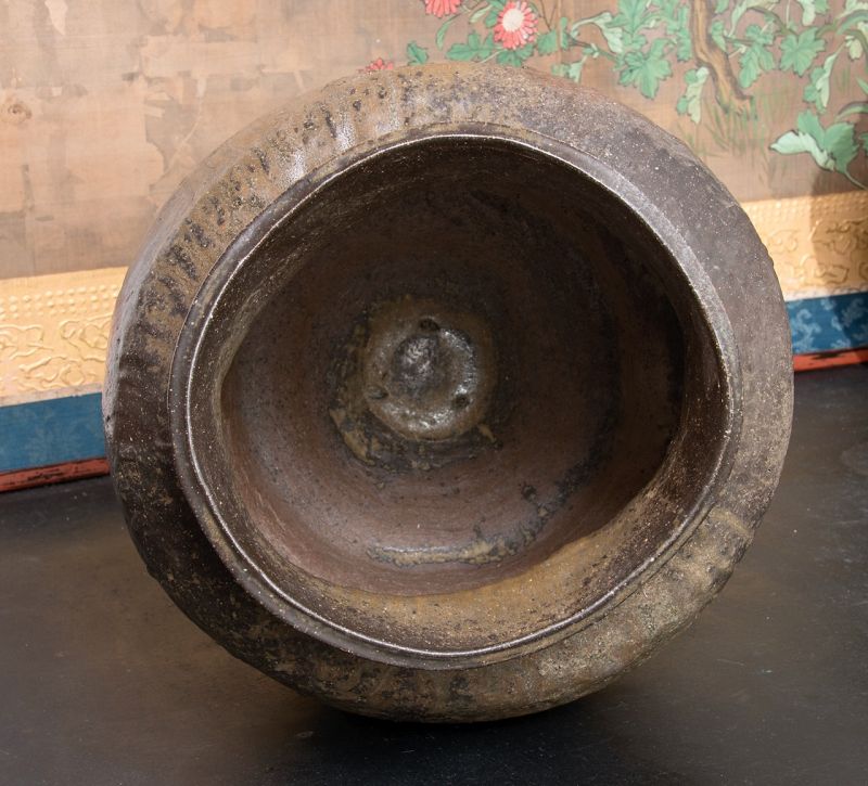 A Muromachi Period Ash Glazed Large Bizen Pot - Certified