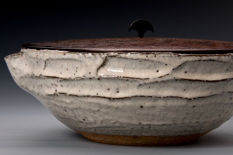 A unique Hagi mizusashi by Zenzo Hatano