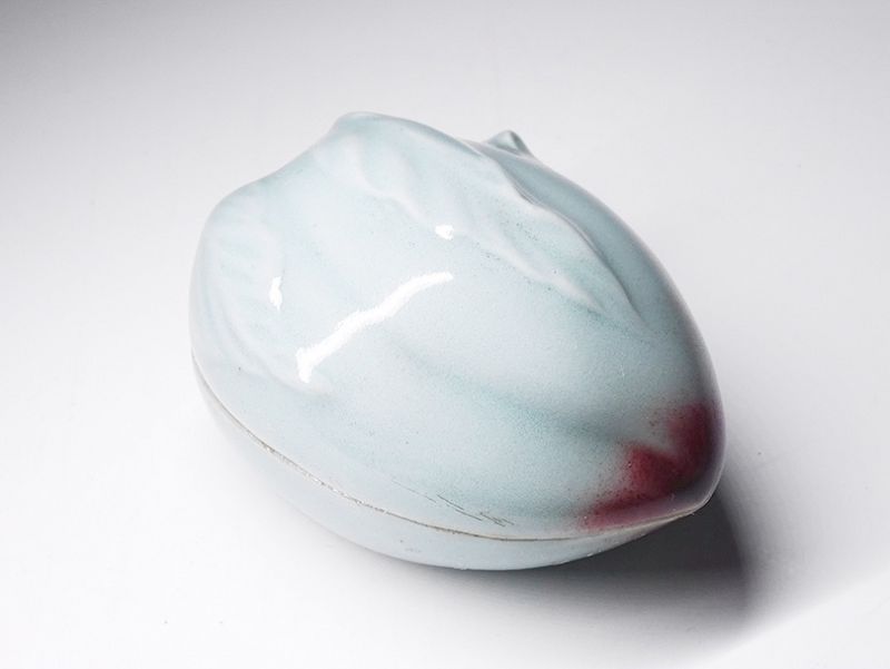 A Celadon Peach Kogo by Imperial Court Artist Suwa Sozan