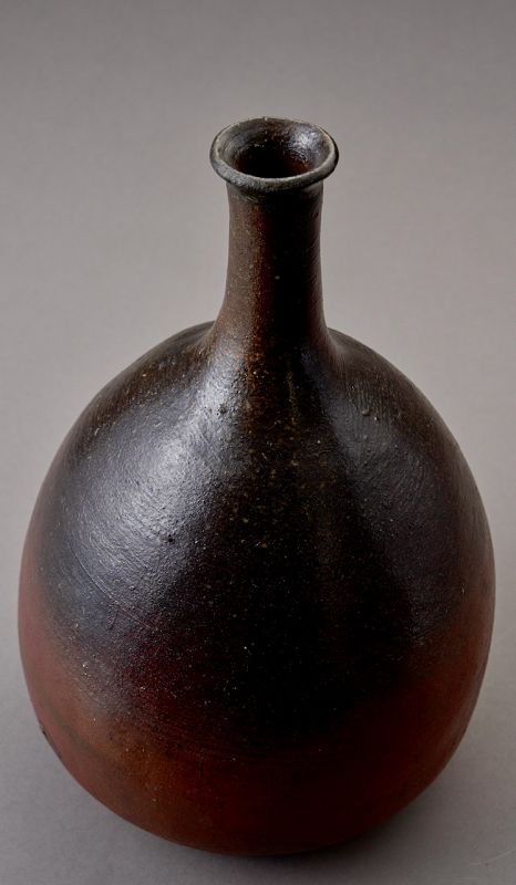 A Momoyama Period Bizen “Shimokabura” Tokkuri (Researcher Piece)