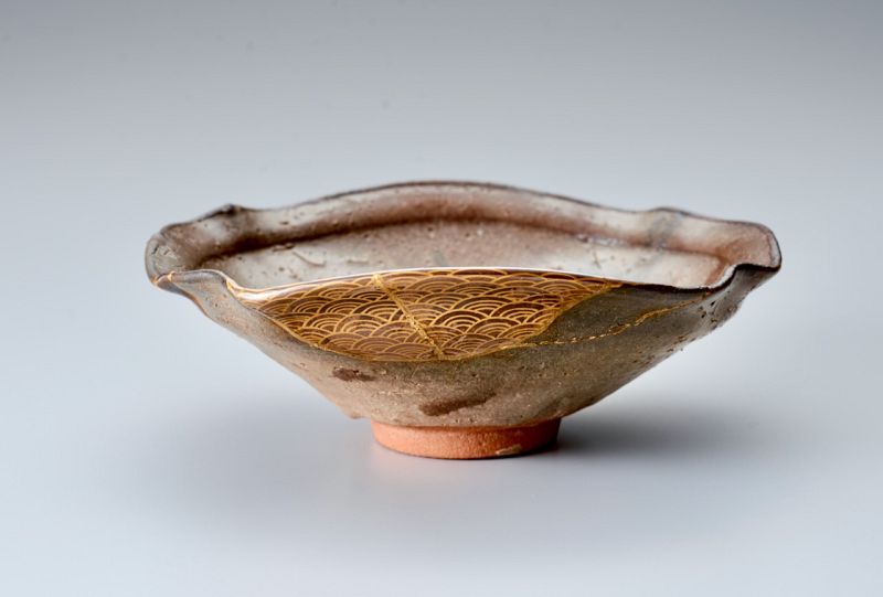 An Antique Karatsu Bowl with Exceptional Makie Kintsugi Repairs