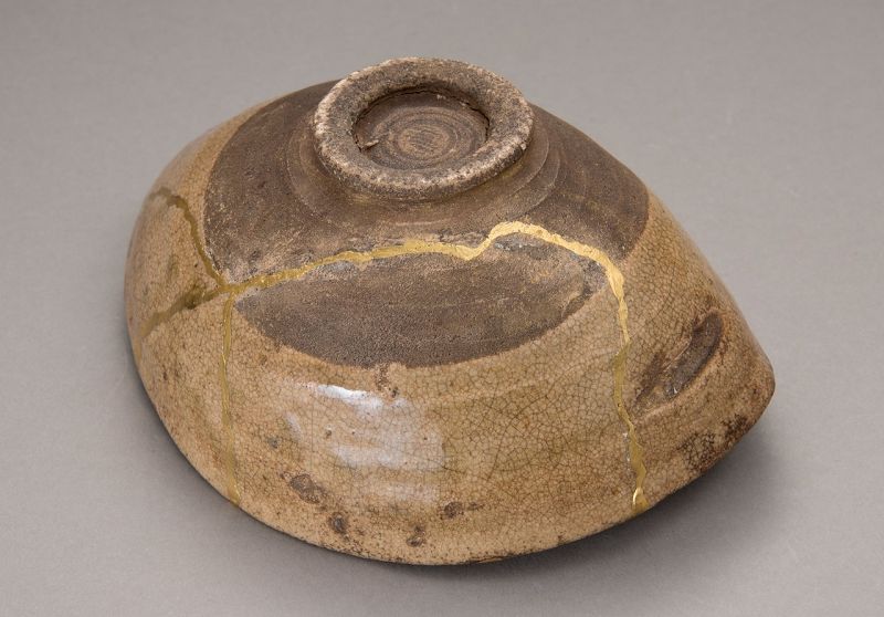 A Richo Era Kōrai Tea Bowl with Gold Repairs