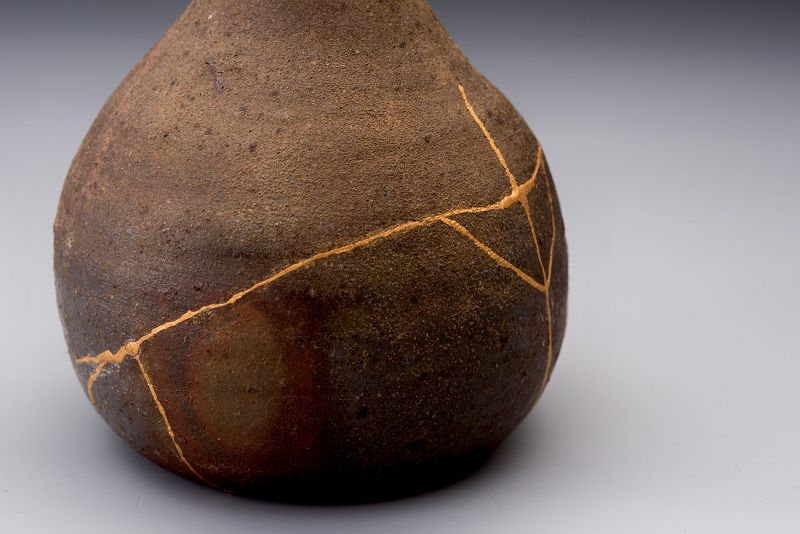 A Small Flower Vase with Gold Repairs by Takashi Nakazato